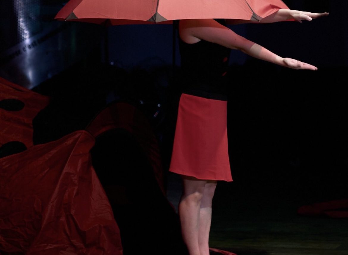 Pieds nus dans l’herbe - Compagnie Arcane © Ernesto Timor
